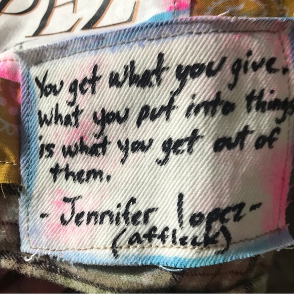 ANNA DRAY Creation Jennifer Lopez cropped flannel. Handmade fancy fabrics brooch - Picture 8 of 16